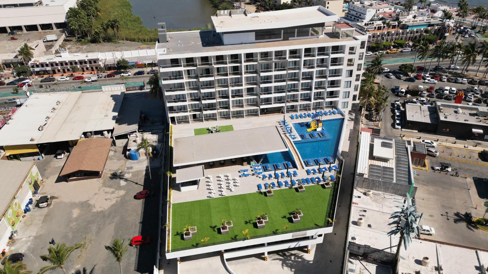 High Garden Grand Hotel 마사틀란 외부 사진